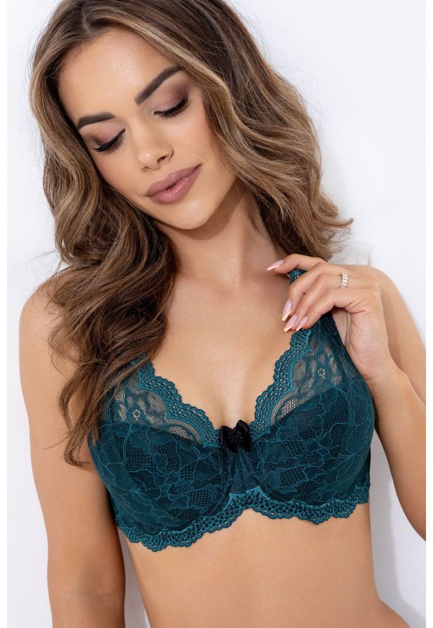 Detailný pohľad na zelenú čipkovanú podprsenku BIGGI Alexis na modelke.